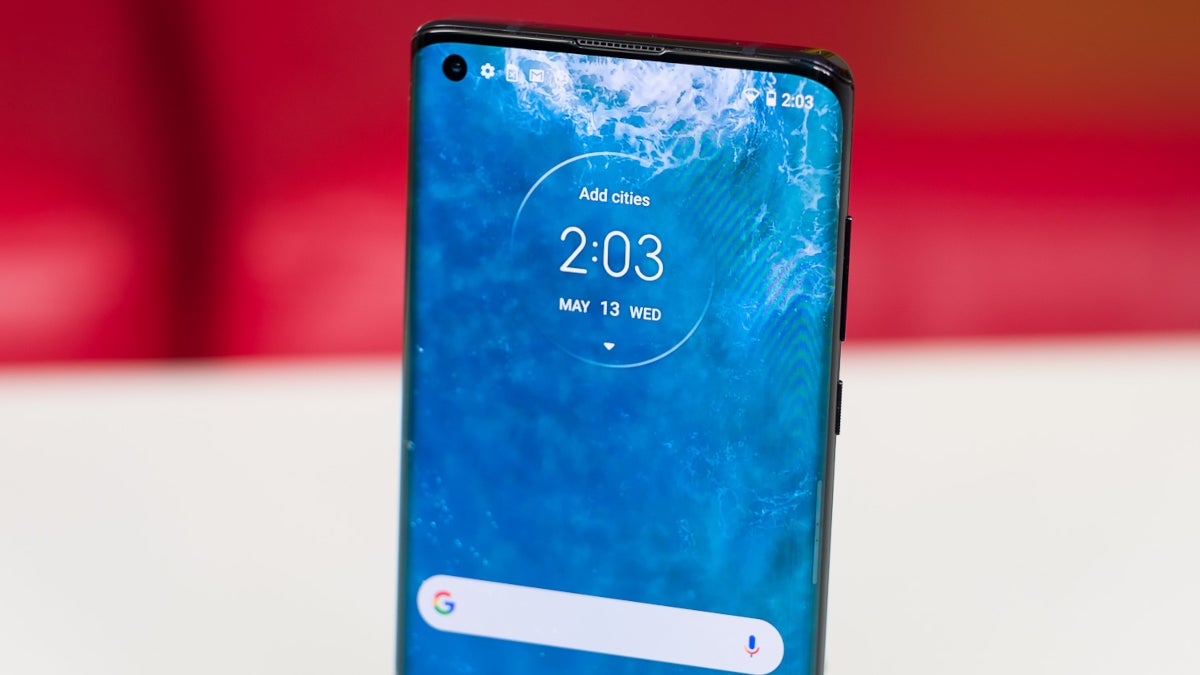 Motorola's video promotes its "Ready For" streaming content sharing feature