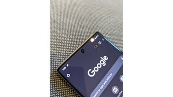 Pixel 6 release day: users report screen flickering, one complains of two punch-holes