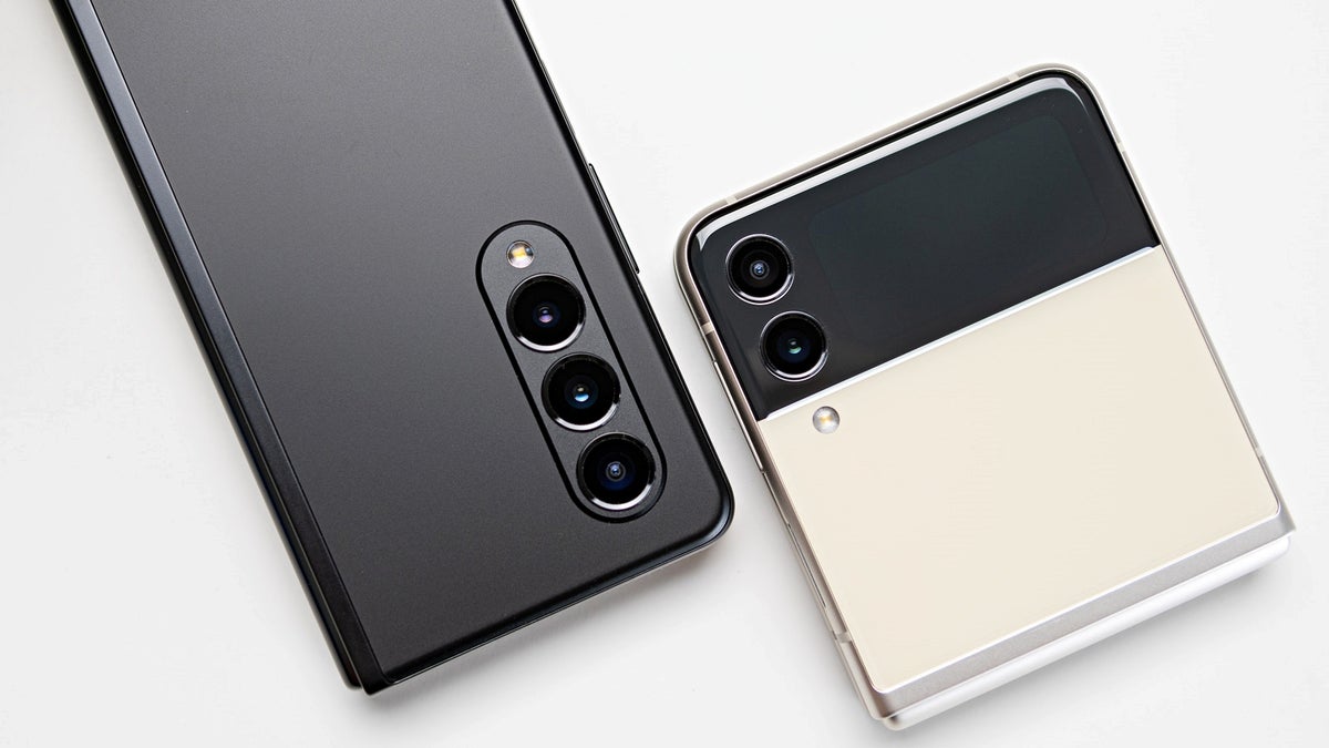Samsung wants to double its foldable phone shipments in 2022