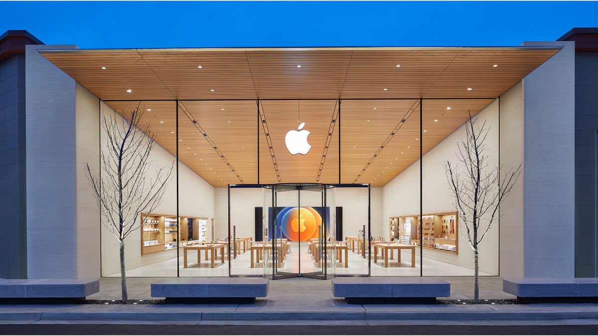iPhone 13 order wait times are finally improving