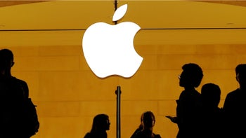 Fired Apple employee files complaint with U.S. labor agency