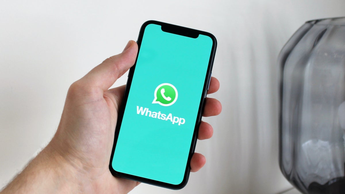 WhatsApp multi-device support will roll out to all in mandatory update