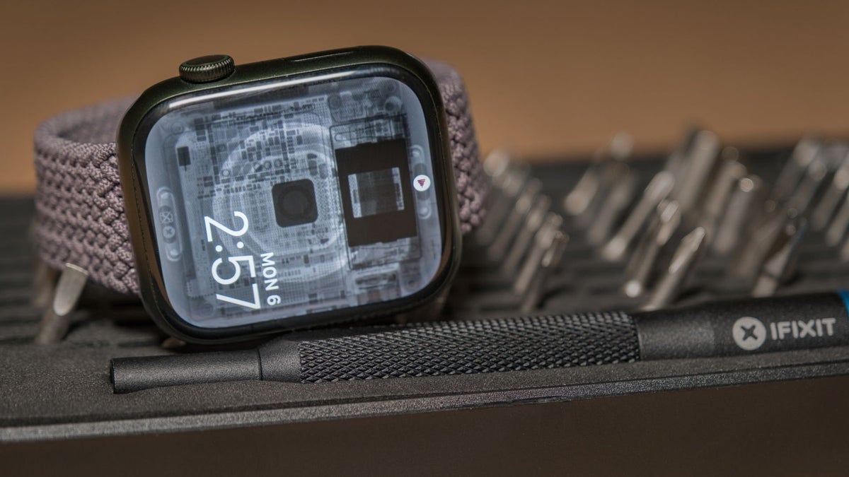 iFixit made see-through and X-ray wallpapers for your Series 7 Apple Watch