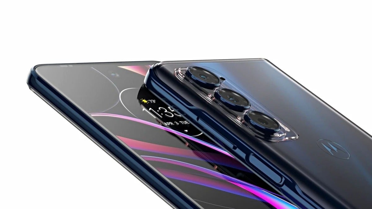 The Motorola Edge (2021) is on sale right now!