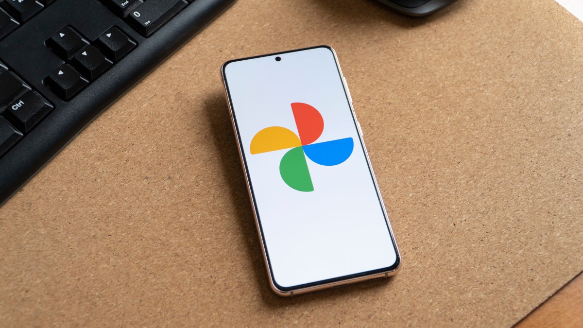 Server-side Google Photos update moves certain user options to the bottom of the screen from the top