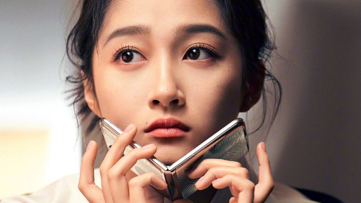 The next foldable clamshell leaks courtesy of a celebrity photoshoot