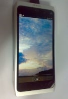 Nokia N9 praised for its hardware, software not so cool yet