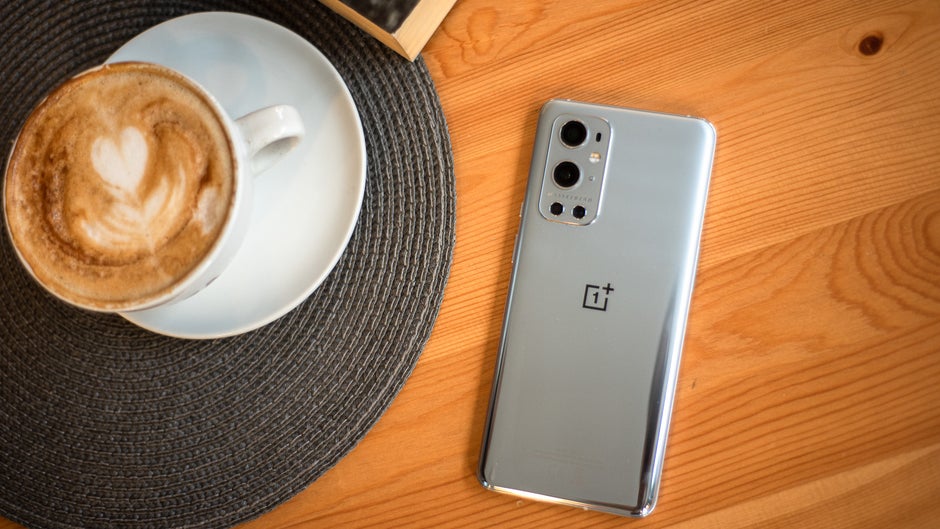 Most recent OnePlus 9/9 Pro Android 12 update fixes 5G connectivity issues