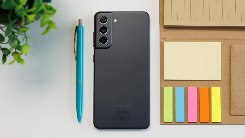 The best Samsung Galaxy S21 FE deals