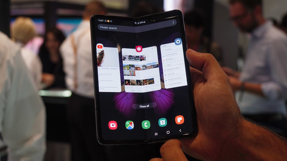 Android 12-based One UI 4 carrying out to the Samsung Galaxy Fold 5G