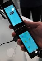 Hands-on with Fujitsu's dual-touchscreen device