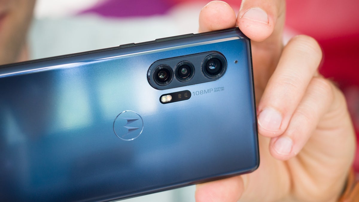 Motorola's next 5G flagship could rock 200MP camera, 125W charging, and other bonkers specs - PhoneArena