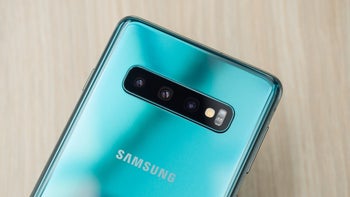 Galaxy S10 5G joins the Android 12 club in US and South Korea