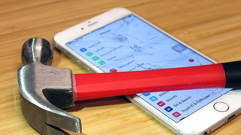 Poll: Is your phone display cracked or broken?