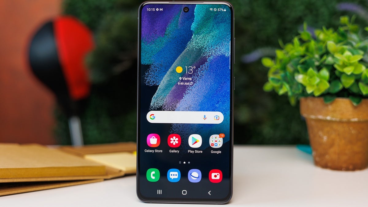 Samsung's Galaxy S21 FE 5G is now discounted by a cool $100 outright