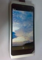 Intel clarifies there will be no MeeGo handset out until next year