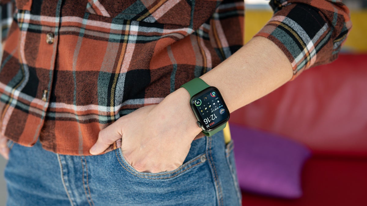 Woman says her Apple Watch detected a symptom of her condition months before she was diagnosed