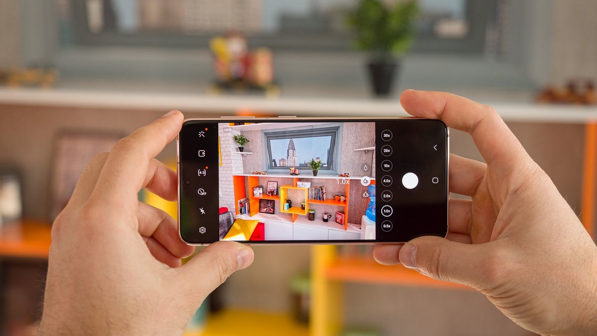 Samsung's vanilla Galaxy S21 5G is on sale at a killer price for a very limited time