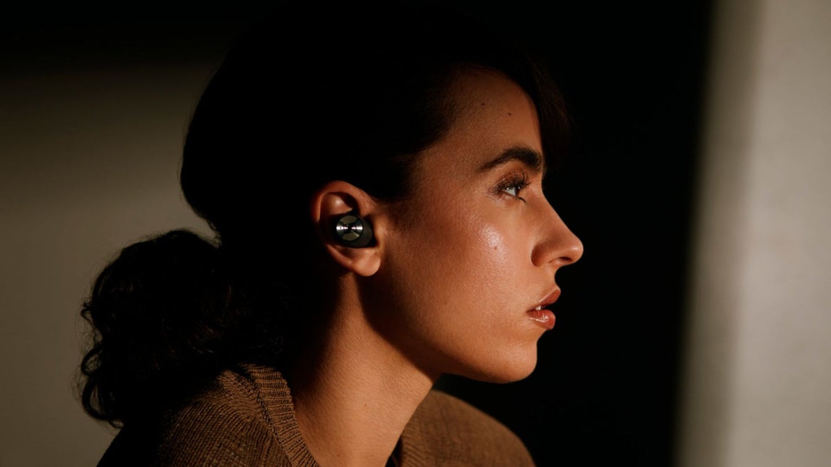Get a pair of noise-canceling Sennheiser earbuds with $100 off right now!