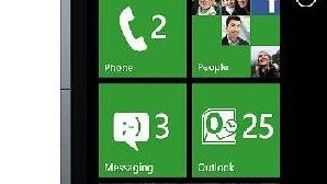 How many apps for Windows Phone 7 at launch?