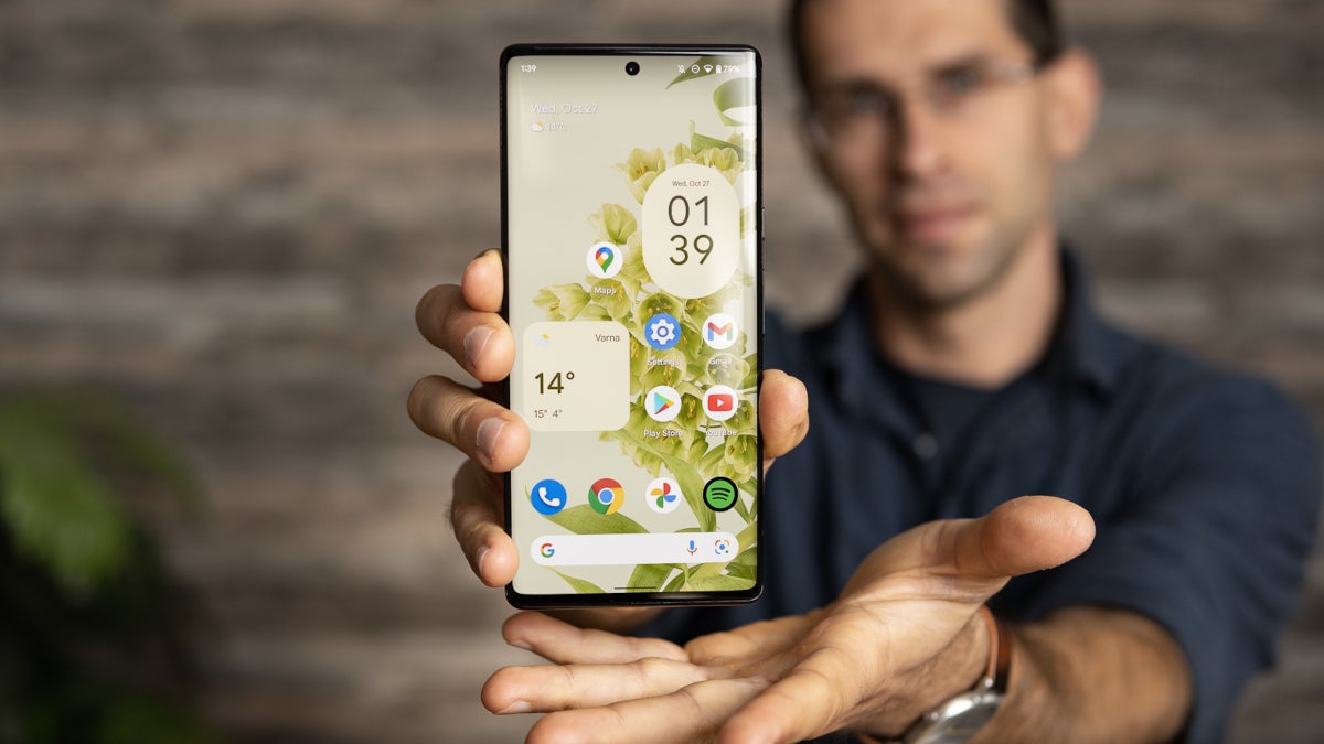 Delayed March update failed to solve connectivity issues for many hopeful Pixel 6 users