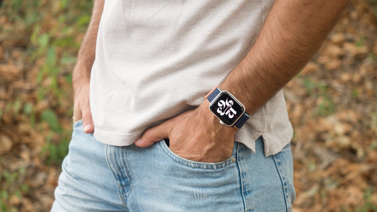 Hurry and get the low-cost Apple Watch SE at a lower than ever price
