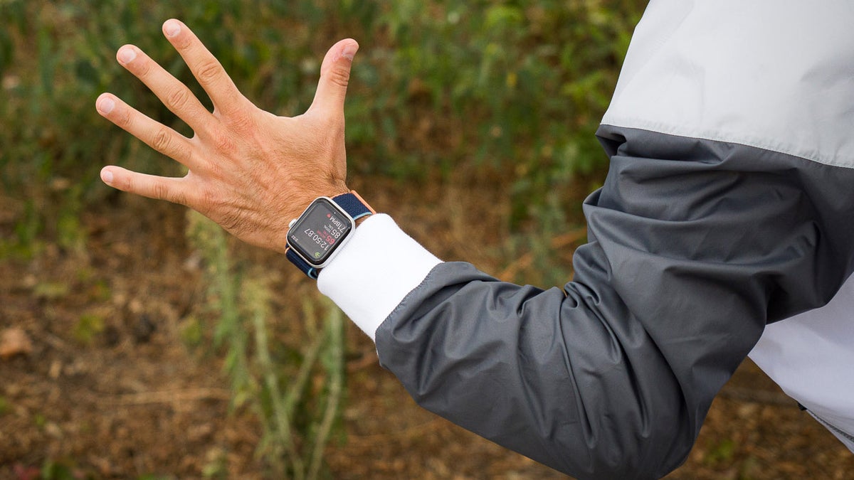 The Apple Watch SE 2022 may gain an always-on display, ECG, faster processor, and higher price