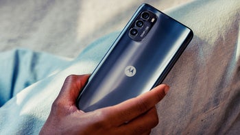 The Motorola Moto G82 comes with good specs and a tempting price