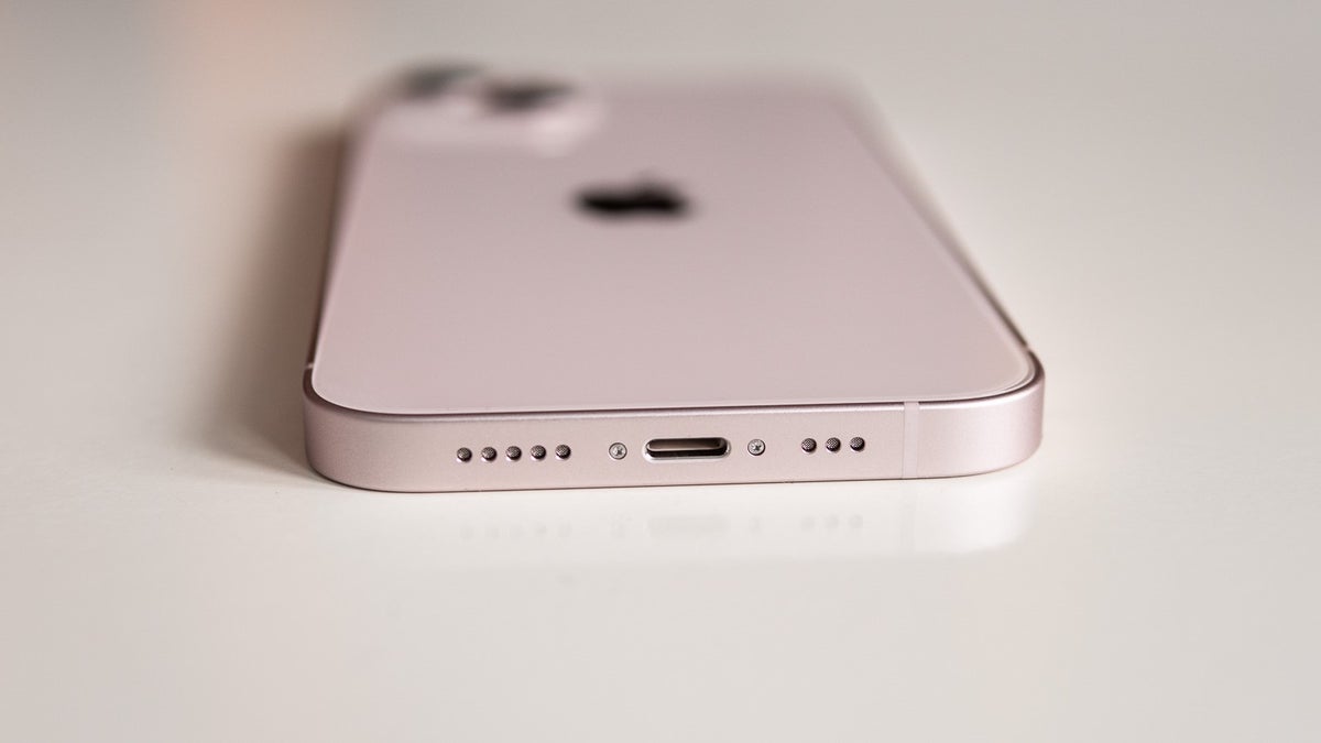 A powered-off iPhone is hacker's gold, research shows