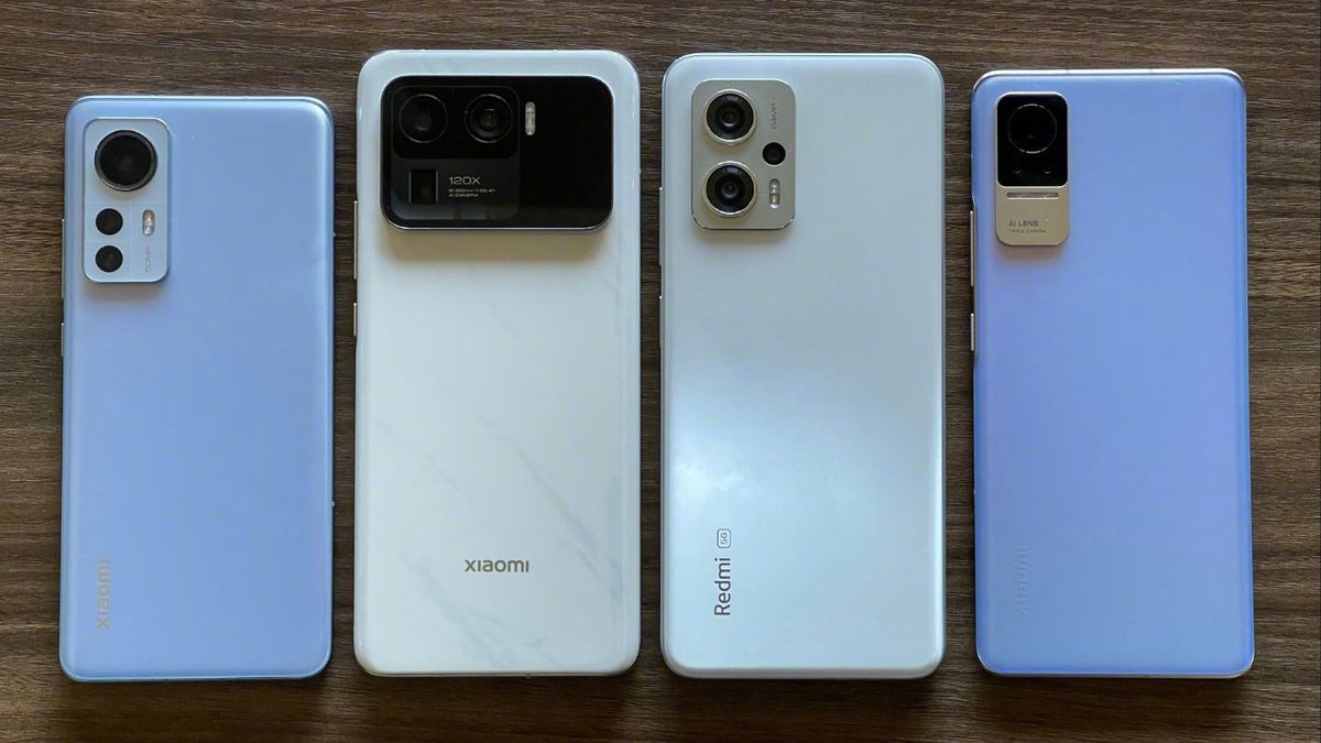Wanna know what smartphone the Xiaomi CEO uses? There are four!