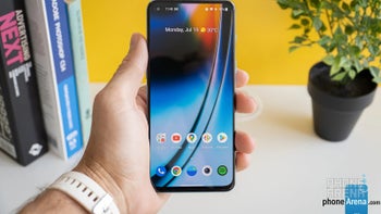 Stable Android 12 update is now rolling out to the OnePlus Nord 2 5G (or is it?)