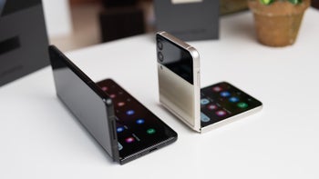 Samsung expects the Galaxy Z Flip 4 and Z Fold 4 to massively outsell their forerunners