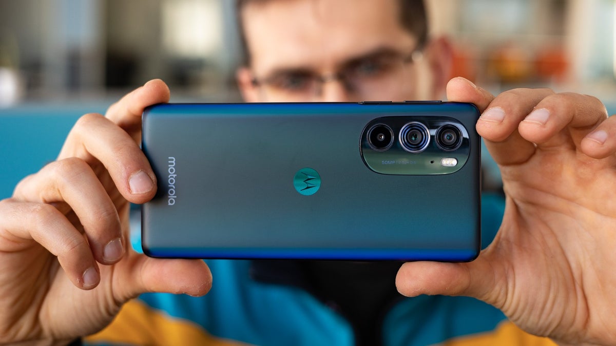 Check out these huge discounts on Motorola phones in early 4th of July sale
