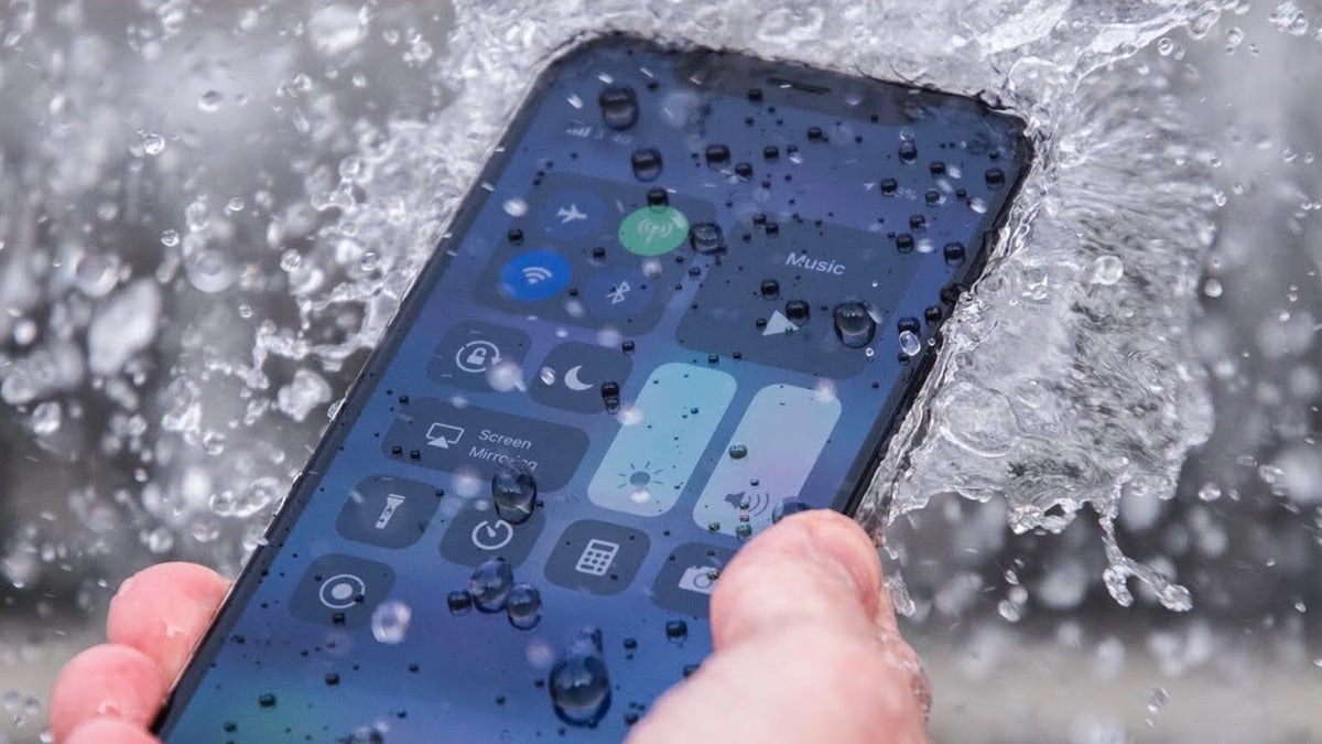 Apple recebe patente de tecnologia que ajuda usuários de iPhone a digitar na chuva
