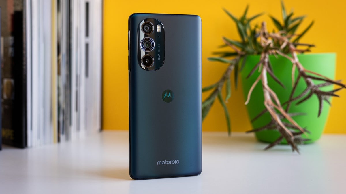Best Buy is currently offering unrivaled Motorola Edge (2021) and Edge+ (2022) deals