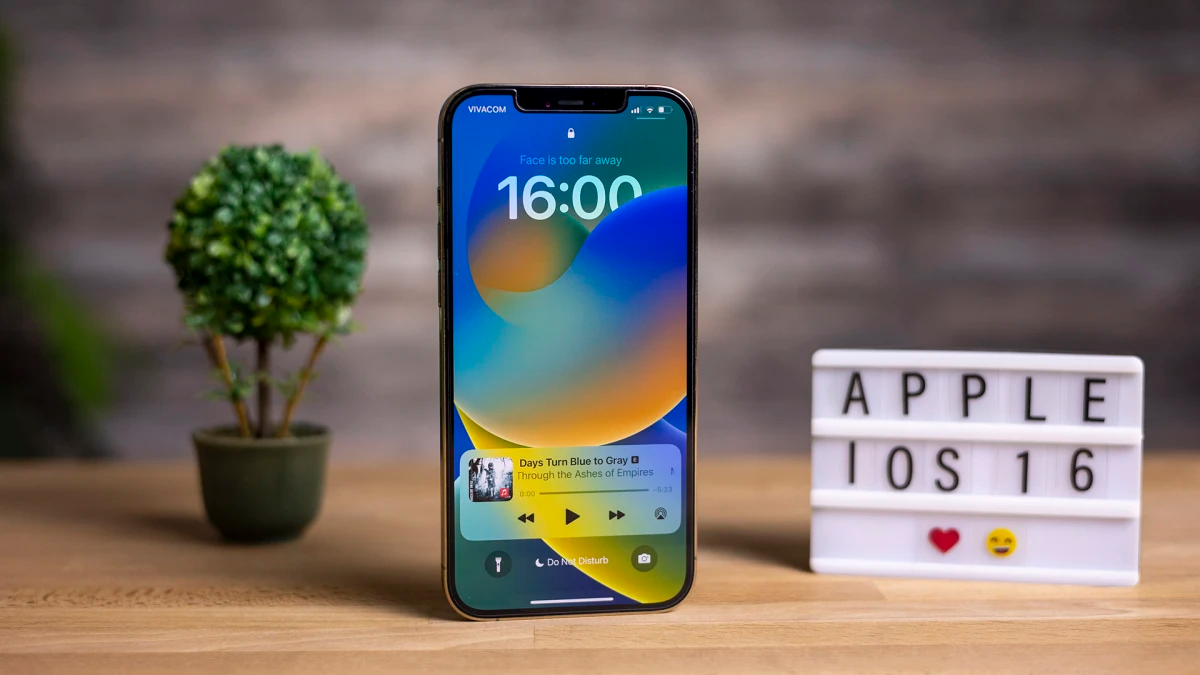 iOS 16 Review