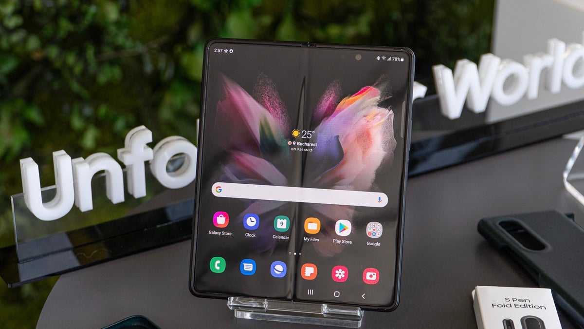 Another round of Galaxy Z Fold 4 leaks - battery life, weight and more renders