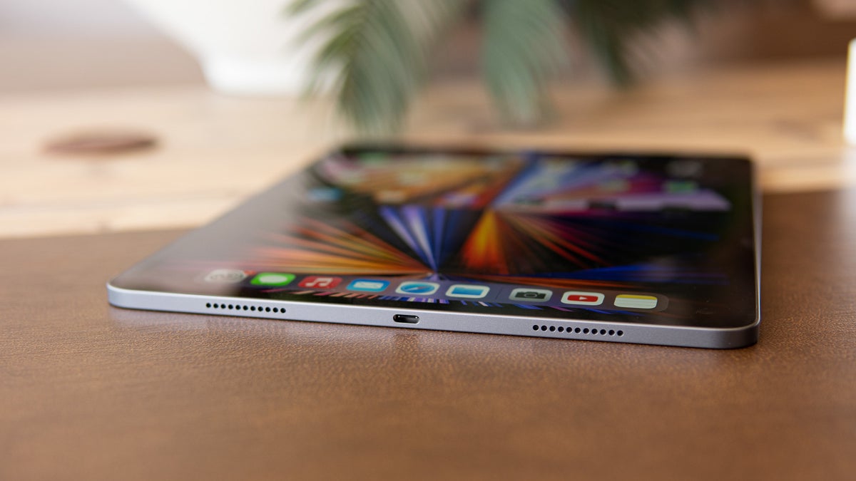 iPadOS 16 official release might get delayed by a month