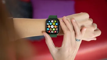 Vote now: Would you buy an Apple Watch if it supported Android pairing?