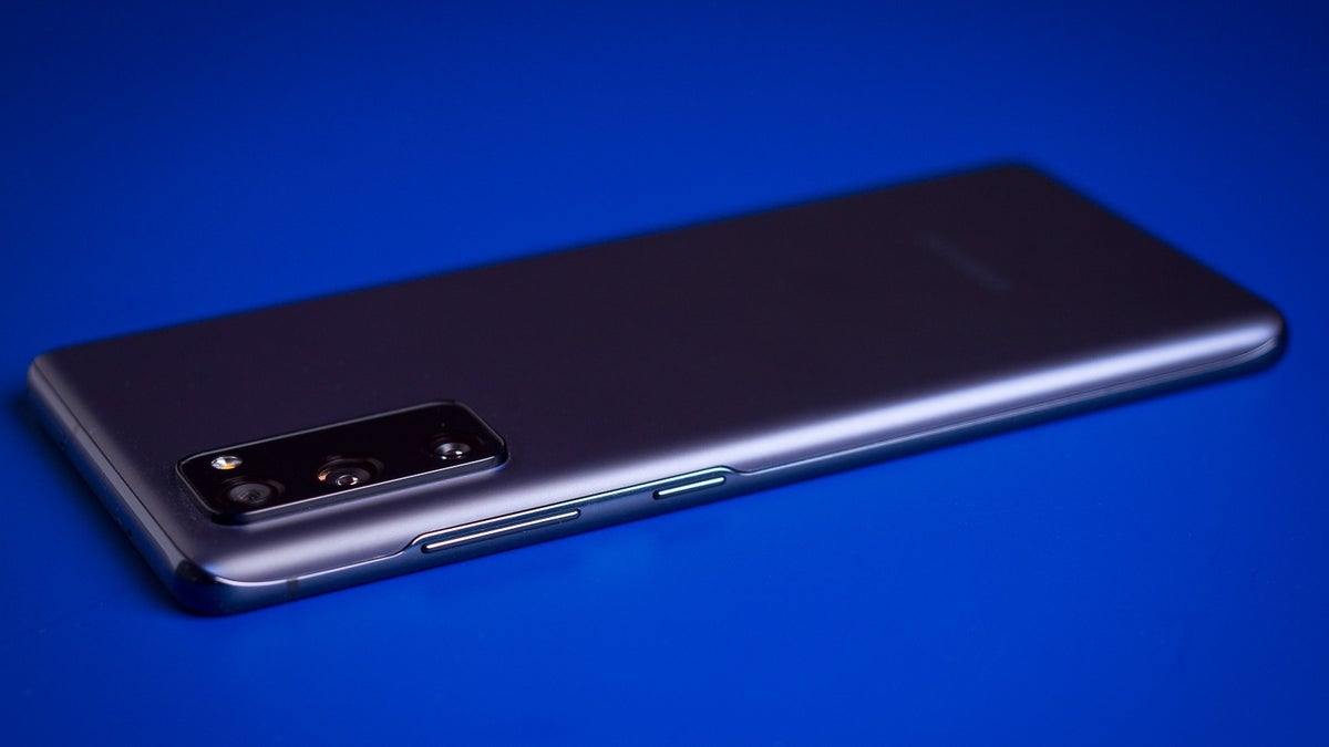 This 'Samsung certified renewed' Galaxy S20 FE 5G is way too cheap to ignore right now