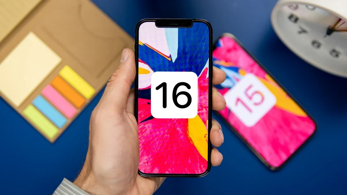 Android 13 está aquí, pero la gente acude en masa a Google Play Store para probar… ¿iOS 16?