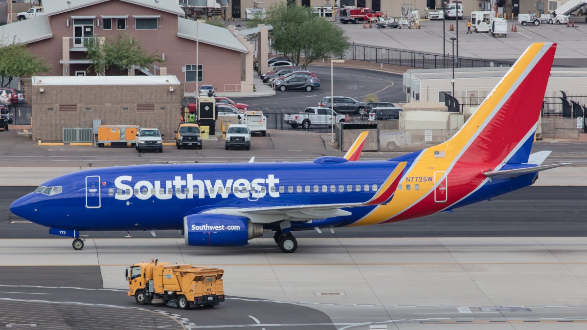 A Southwest Airline pilot threatened to return the plane to the gate and re...