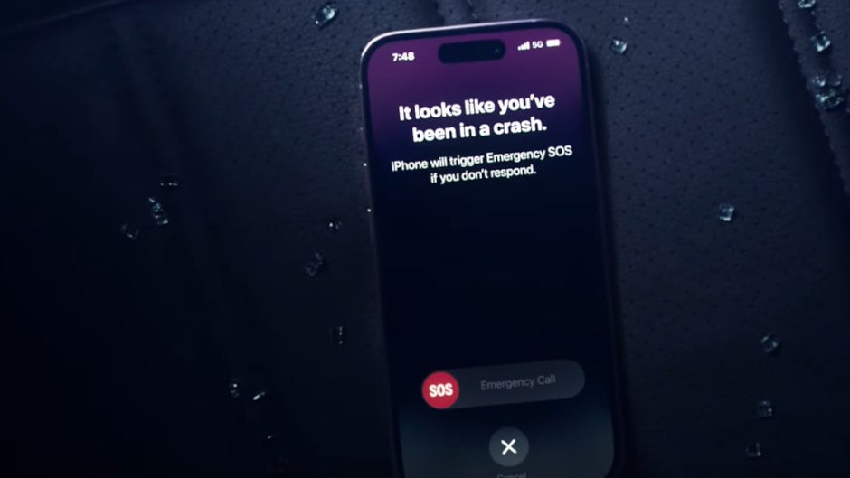 Apple merilis iklan untuk fitur Crash Detection di iPhone 14 Pro dan model Apple Watch baru