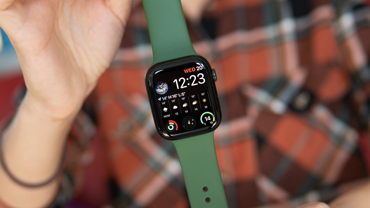 Best Buy has one cellular-enabled Apple Watch Series 7 model on sale at an unbeatable price
