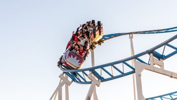 iPhone 14 bug activates Crash Detection and calls 911 with the user on a rollercoaster