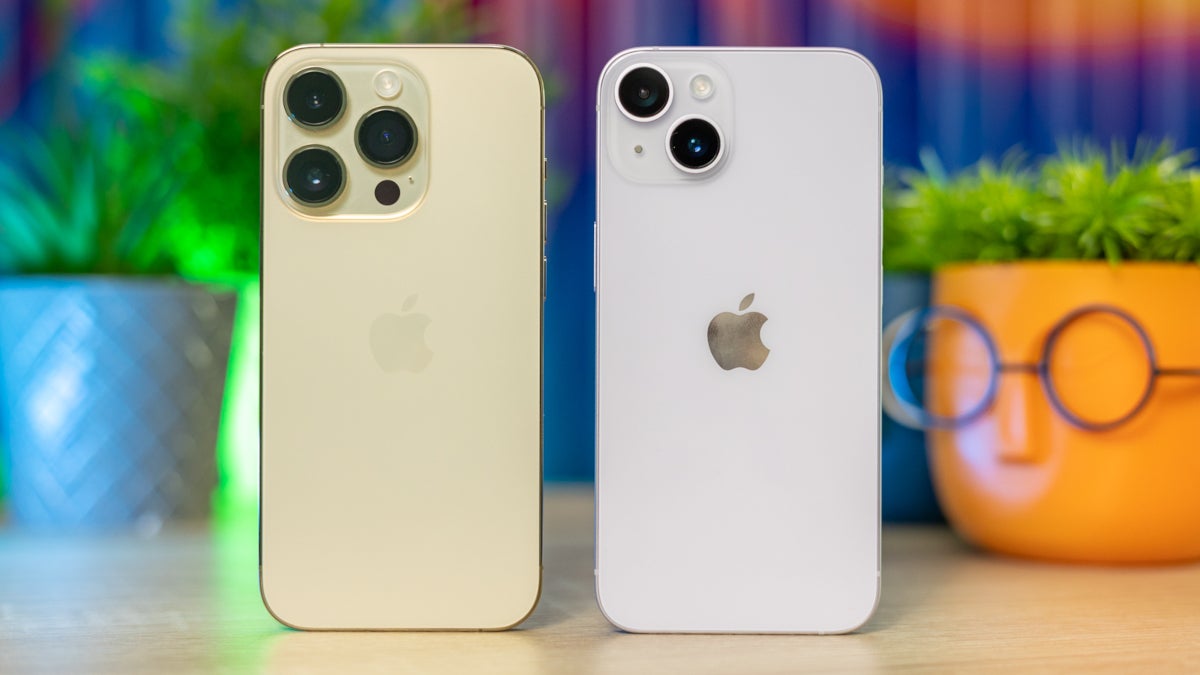 Apple escapes tech rout with a scratch; iPhone sales rise 9.7% year-over-year