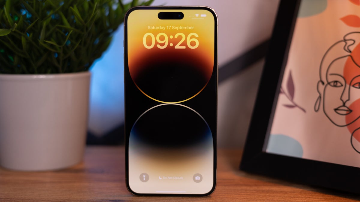 Wait times for iPhone 14 Pro models hit "extreme levels" in the U.S. and China