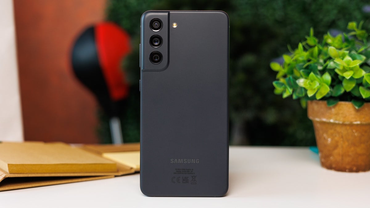 Amazon bumps up its Galaxy S21 FE Black Friday discounts to as much as $320 (!!!)