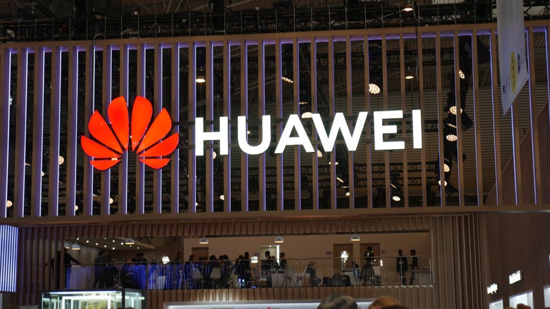 In unanimous decision, FCC bans new telecom gear from Huawei and ZTE