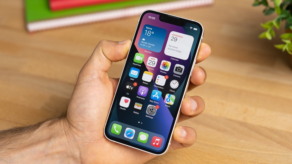 When Apple isn't perfect: iOS 16 broke my iPhone in so many ways… Jarring, but fun!